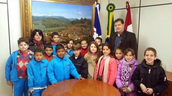 Alunos da Escola Caravaggio visitam gabinete do prefeito 1 Alunos da Escola Caravaggio visitam gabinete do prefeito