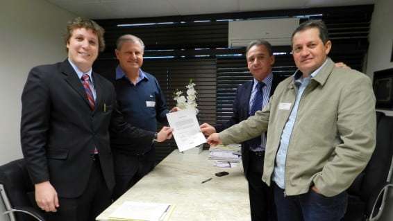 Deputado Dóia Guglielmi e vereadores de Nova Veneza entregam pedido a Casan