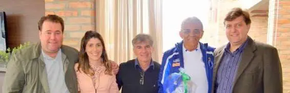 Comissão técnica do Cruzeiro Esporte Clube recebe prefeito Evandro Gava