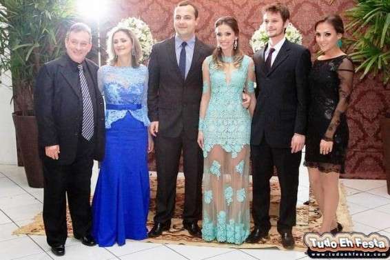 Marcelo Branco: O Estádio Darci Marini agora também vai se chamar “Arena Coca-Cola” por causa de patrocínio desta empresa ao clube. 7 Eugenio Biz, Maria Izabel Lodetti Biz, Cassio de Lucca, formanda Isabel Biz, Marco Eugenio e Geri Lopes na festa de formatura de medicina (Unesc).