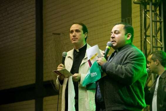 Fiéis lotam o ginásio de Caravaggio para celebrar os 15 anos da Diocese 3 Fiéis lotam o ginásio de Caravaggio para celebrar os 15 anos da Diocese