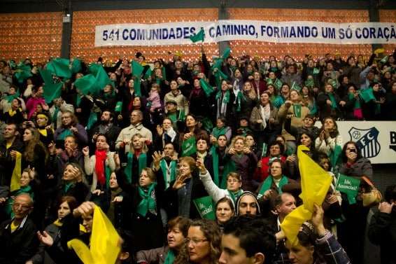 Fiéis lotam o ginásio de Caravaggio para celebrar os 15 anos da Diocese 5 Fiéis lotam o ginásio de Caravaggio para celebrar os 15 anos da Diocese