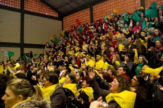 Fiéis lotam o ginásio de Caravaggio para celebrar os 15 anos da Diocese 6 Fiéis lotam o ginásio de Caravaggio para celebrar os 15 anos da Diocese