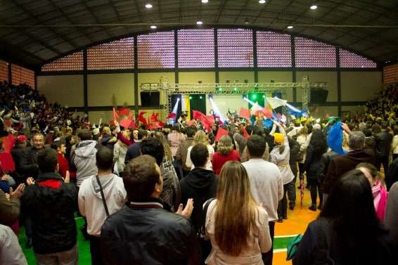 Fiéis lotam o ginásio de Caravaggio para celebrar os 15 anos da Diocese 8 Fiéis lotam o ginásio de Caravaggio para celebrar os 15 anos da Diocese