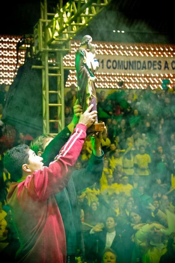 Fiéis lotam o ginásio de Caravaggio para celebrar os 15 anos da Diocese 13 Fiéis lotam o ginásio de Caravaggio para celebrar os 15 anos da Diocese