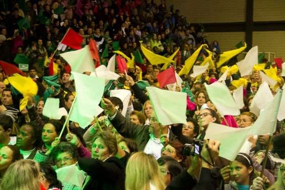 Fiéis lotam o ginásio de Caravaggio para celebrar os 15 anos da Diocese 16 Fiéis lotam o ginásio de Caravaggio para celebrar os 15 anos da Diocese