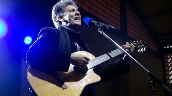 Fiéis lotam o ginásio de Caravaggio para celebrar os 15 anos da Diocese 22 Fiéis lotam o ginásio de Caravaggio para celebrar os 15 anos da Diocese