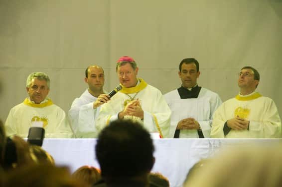 Fiéis lotam o ginásio de Caravaggio para celebrar os 15 anos da Diocese 28 Fiéis lotam o ginásio de Caravaggio para celebrar os 15 anos da Diocese