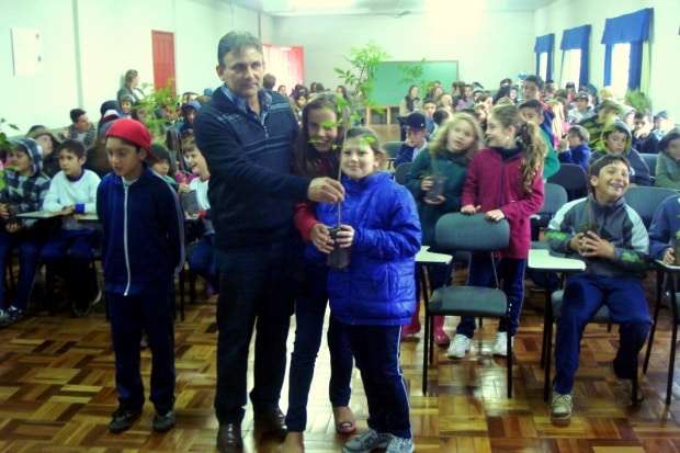 ADISI realiza atividades em comemoração ao Dia da Árvore 1 ADISI realiza atividades em comemoração ao Dia da Árvore