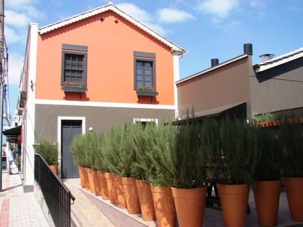 Marcelo Branco - E seus eleitores não ficaram decepcionados contigo? 6 O Restaurante Divina Armida foi inaugurado na terça-feira em grande estilo no centro da cidade, reunindo um público dos mais ecléticos. É mais uma atração gastronômica que certamente vai agradar a quem gosta de um cardápio e de um local mais requintado.