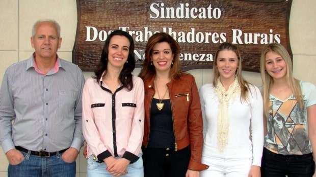 Marcelo Branco - É impressionante o grande número de turistas na cidade principalmente nos finais de semana 4 A eficiente equipe do STR com o presidente Evandro Boaroli. Vivian Gava Bratti, Lilian Mondardo Sachet, Dentista Elisa Milioli e Edna Mazzuco Mondardo. Boaroli sempre salienta a qualidade no atendimento feita por elas.