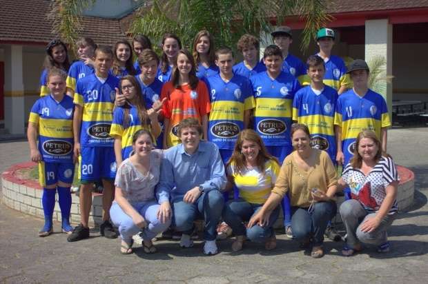 Vereador Aroldo Frigo faz doação de bicicleta e camisário para alunos 2 Vereador Aroldo Frigo faz doação de bicicleta e camisário para alunos