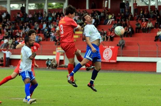 Metropolitano vence em casa