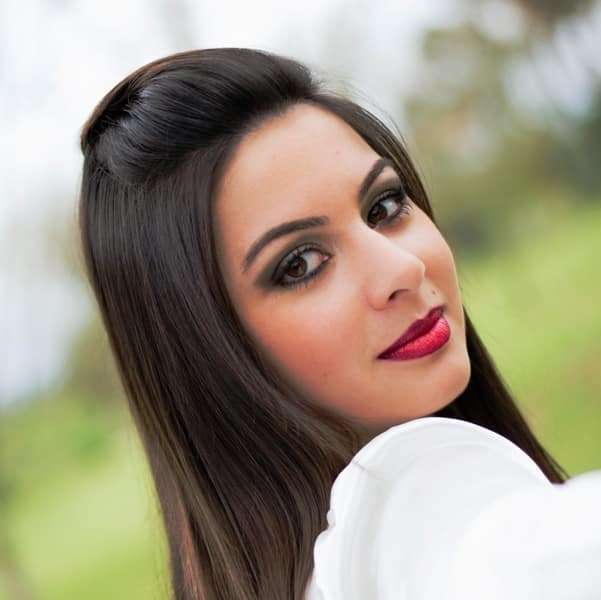 Marcelo Branco - E seus eleitores não ficaram decepcionados contigo? 3 A bela e simpática Mariana Baldessar Gava formada em Ciências Contábeis (UNESC), de São Bento Baixo.