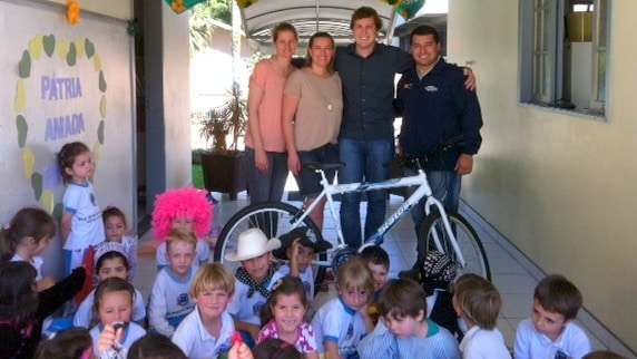 Vereador Aroldo Frigo faz doação de bicicleta e camisário para alunos 4 Vereador Aroldo Frigo faz doação de bicicleta e camisário para alunos