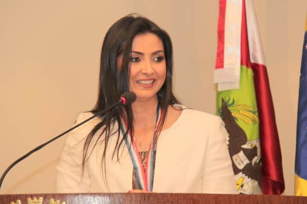 Câmara de Florianópolis homenageia neoveneziana com Medalha Herbert de Souza 1 Câmara de Florianópolis homenageia neoveneziana com Medalha Herbert de Souza