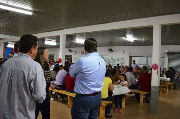 Festa reúne famílias em São Francisco 6 Festa reúne famílias em São Francisco