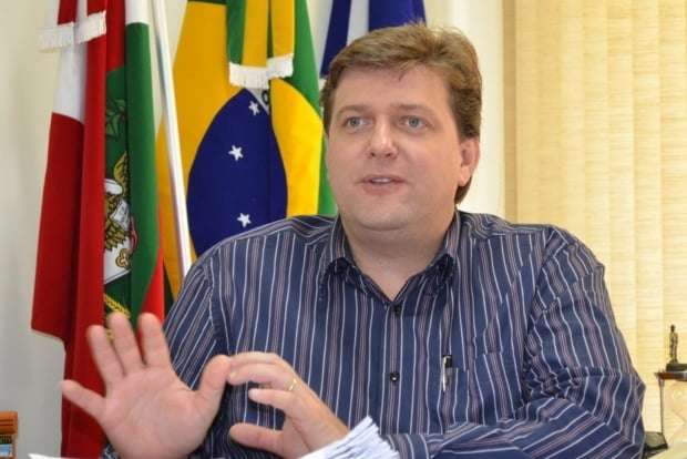 Prefeito sanciona Lei que beneficia jovens de Nova Veneza