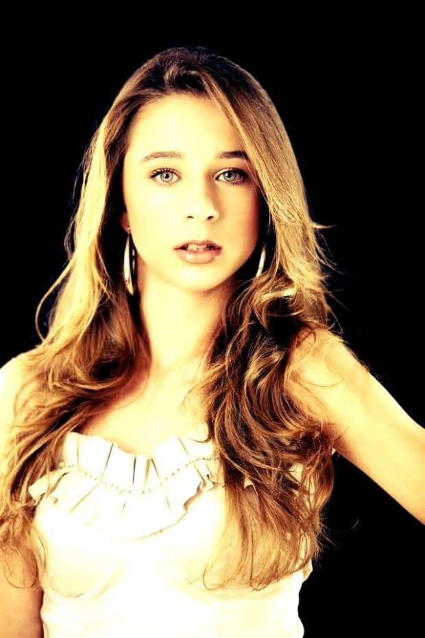 Ricardo Mazzorana - Como lidar com amigos que ao iniciar um namoro...deletam o facebook?! 2 A belíssima Letícia Back.