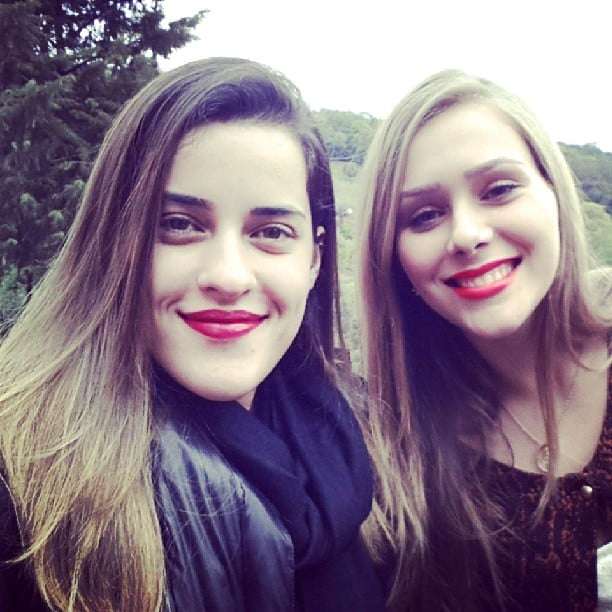 Ricardo Mazzorana - Como lidar com amigos que ao iniciar um namoro...deletam o facebook?! 4 Flávia Bortolotto e Luciana Vargas, a dupla dinâmica.