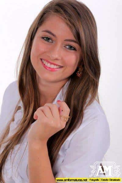 Ricardo Mazzorana - Como lidar com amigos que ao iniciar um namoro...deletam o facebook?! 7 A sempre doce Cláudia Fenalli.