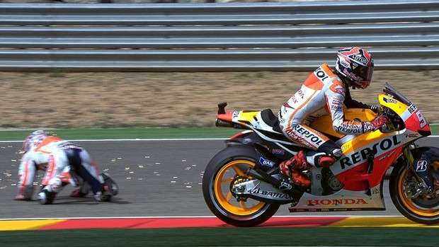 Artigo: Motociclistas Malucos e Formigas 1 Artigo: Motociclistas Malucos e Formigas