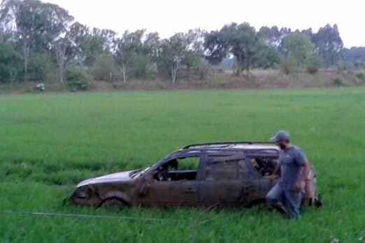 Após capotar várias vezes, motorista sofre apenas escoriações