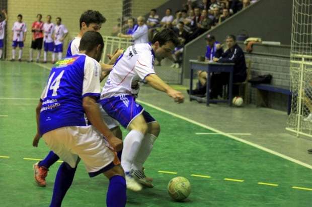 Nova Veneza goleia e está na semifinal da LAC