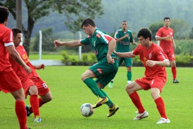 Metropolitano nas semifinais do regional da Larm
