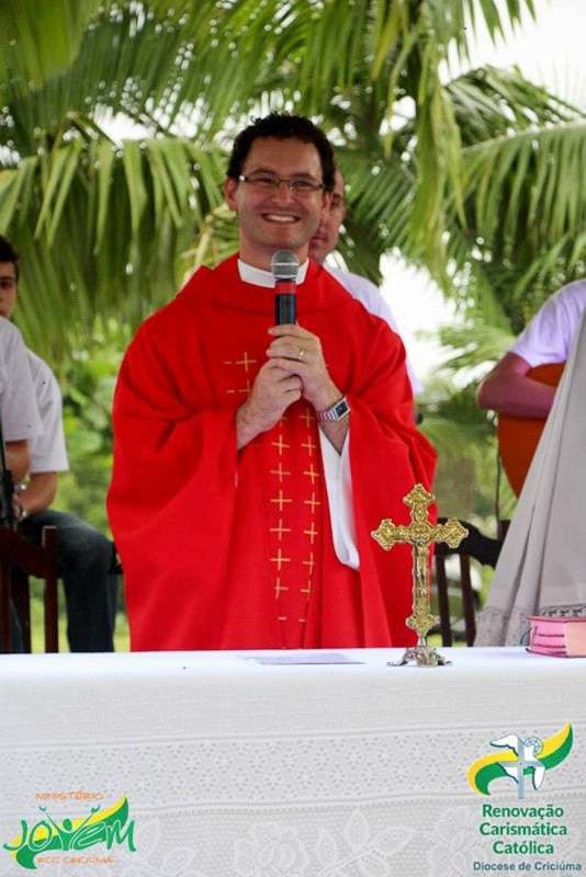 Novas mudanças no clero para 2014 4 PADRE THIAGO