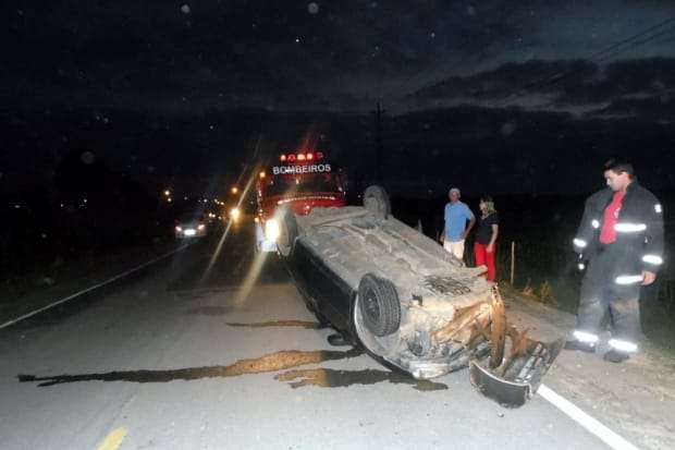 Dois veículos envolvidos em grave acidente na SC-446 em Nova Veneza 2 Dois veículos envolvidos em grave acidente na SC-446 em Nova Veneza