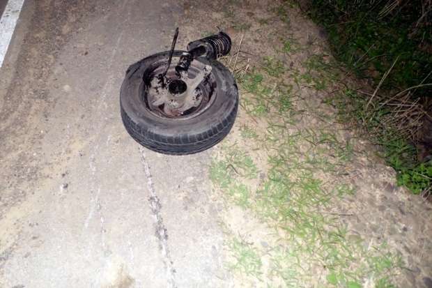 Dois veículos envolvidos em grave acidente na SC-446 em Nova Veneza 4 Dois veículos envolvidos em grave acidente na SC-446 em Nova Veneza