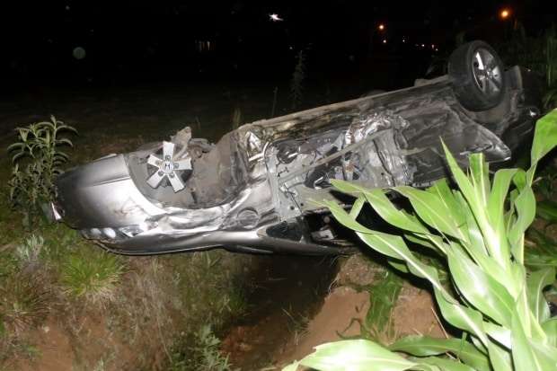 Dois veículos envolvidos em grave acidente na SC-446 em Nova Veneza 1 Dois veículos envolvidos em grave acidente na SC-446 em Nova Veneza