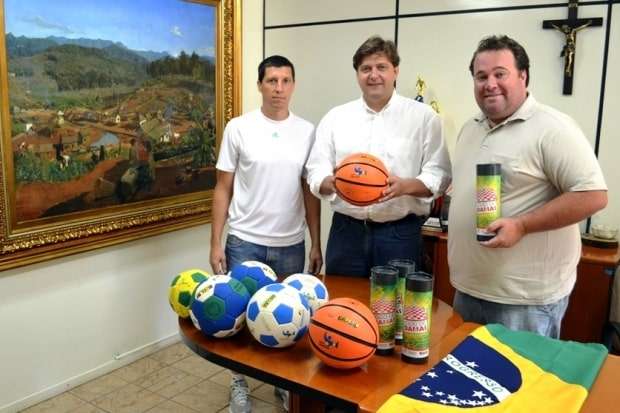 Escolas vão receber material esportivo em Nova Veneza