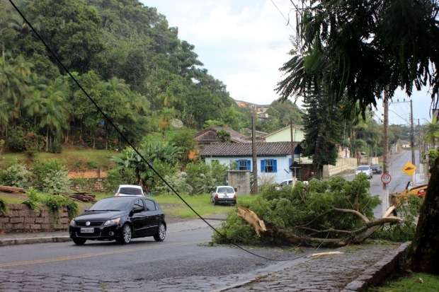 Temporal causa transtorno em Nova Veneza