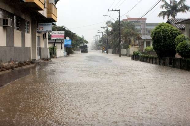 Chuva deixa novamente ruas alagadas em Nova Veneza 8 Chuva deixa novamente ruas alagadas em Nova Veneza