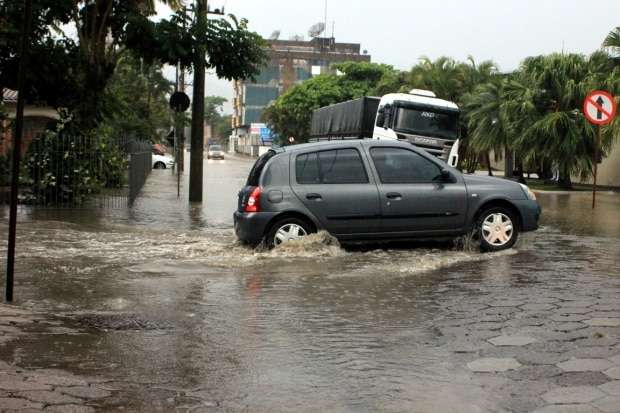 Chuva deixa novamente ruas alagadas em Nova Veneza 7 Chuva deixa novamente ruas alagadas em Nova Veneza