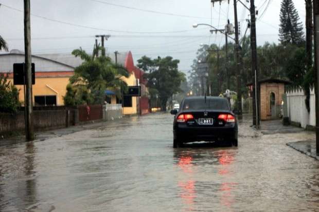 Chuva deixa novamente ruas alagadas em Nova Veneza 6 Chuva deixa novamente ruas alagadas em Nova Veneza