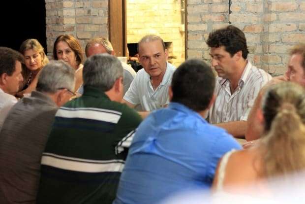 Prefeito recebe deputados Boeira e Comin 4 Prefeito recebe deputados Boeira e Comin