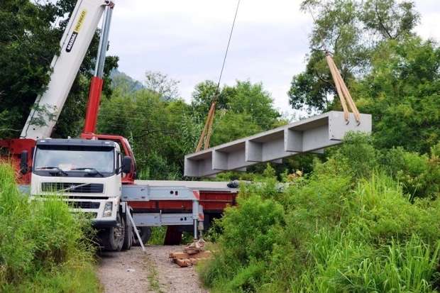 Ponte de concreto beneficiará moradores de Rio Cedro Alto