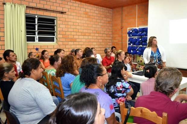 CRAS apresenta programação de atividades para 2014 1 CRAS apresenta programação de atividades para 2014