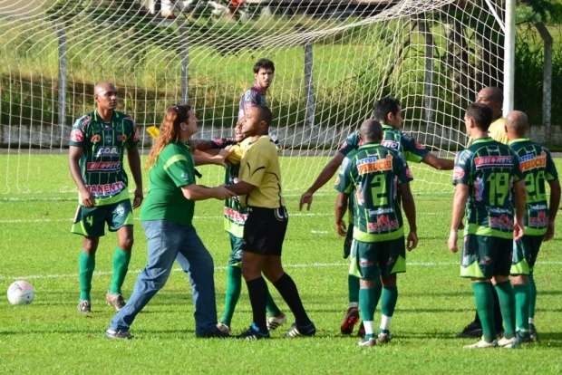 Metropolitano vence a primeira partida da semifinal 4 Metropolitano vence a primeira partida da semifinal