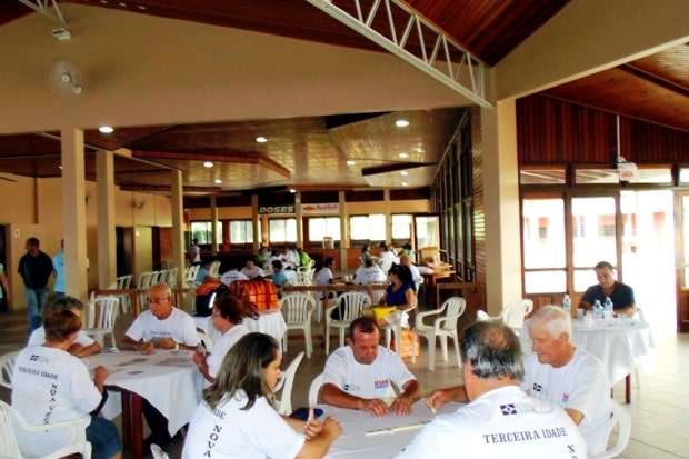 Terceira idade de Nova Veneza participa de microrregional do JASTI