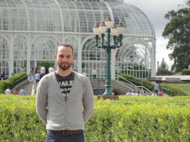 Rodolfo Abreu em passeio por Curitiba