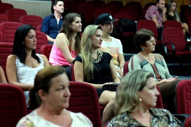 Confira mais fotos da etapa de apresentação das candidatas a corte da Festa da Gastronomia