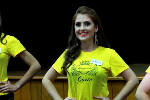 Confira mais fotos da etapa de apresentação das candidatas a corte da Festa da Gastronomia