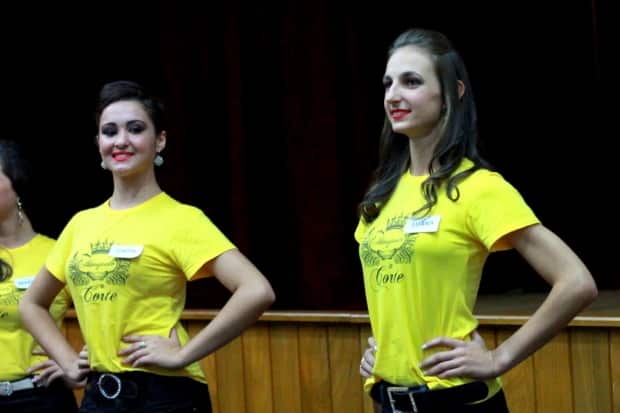Confira mais fotos da etapa de apresentação das candidatas a corte da Festa da Gastronomia
