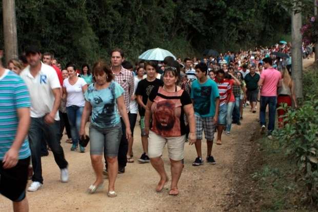 Milhares de fiéis caminham pela via-sacra em Nova Veneza 10 Milhares de fiéis caminham pela via-sacra em Nova Veneza