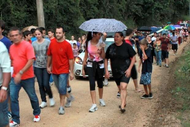 Milhares de fiéis caminham pela via-sacra em Nova Veneza 23 Milhares de fiéis caminham pela via-sacra em Nova Veneza