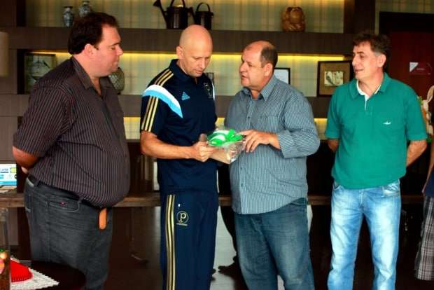 Palmeiras deixa Hotel Bormon em Nova Veneza, para confronto com o Criciúma